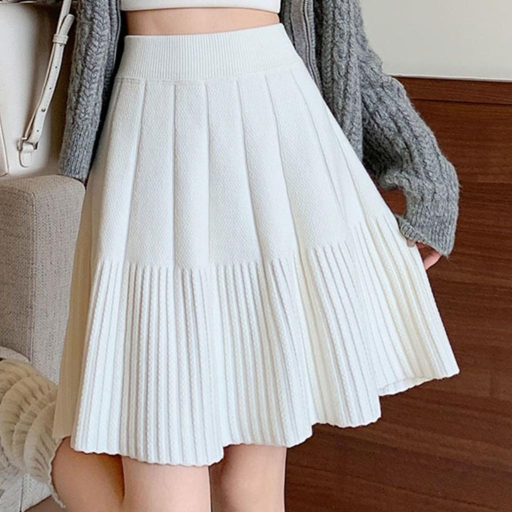 Women's Knit Mini Skirt Spring and Autumn High-waist Pleated Skater Skirt Knit Short Skirt