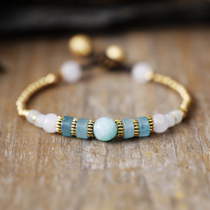 

Niche vintage-style natural stone hand-beaded couple bracelets/slingshots, popular European and American jewelry. Blue Sky