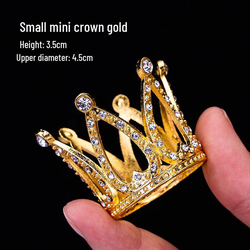 Coroană de Prințesă pentru Zi de Naștere cu Aripi de Pene, Perle și Cristale – Mini Accesorii pentru Copii