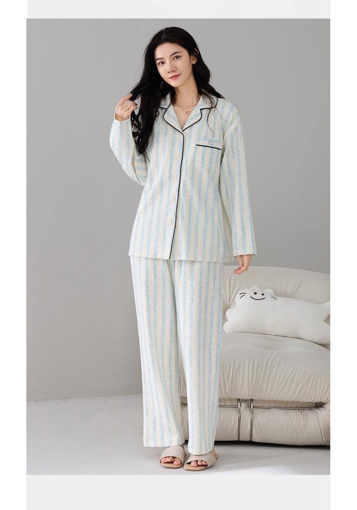 Artistic Style Sleepwear Set for Women