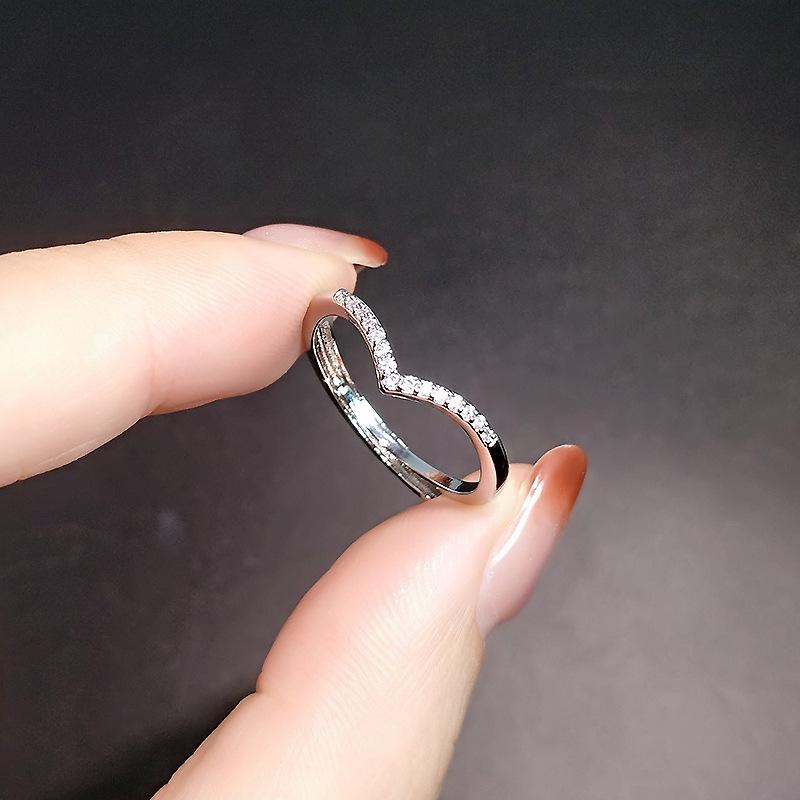 V-Shaped Row Diamond Zircon Ring Female Design Small Broken Diamond Index Finger Stacked With Small Protective Ring Live Ring
