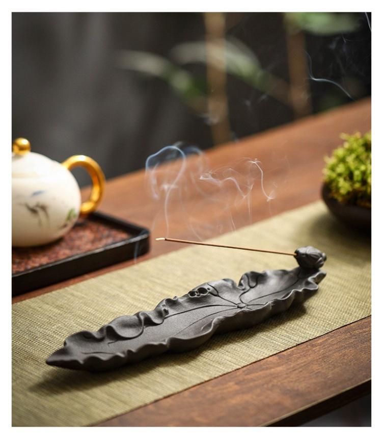 Black Pottery Lotus Leaf & Flower Ceramic Incense Holder - Creative Ruyi Buddha Design for Home Decor