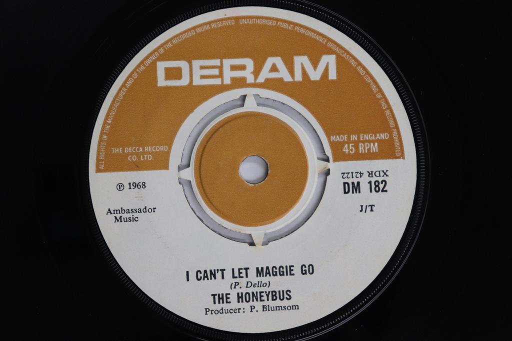 7inch Record HONEYBUS - I Can't Let Maggie Go / Tender Are  DM182 DERAM 1968 UK Rock Used