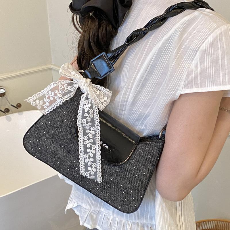 Women's bag 2025 new shoulder messenger bag Internet celebrity Korean version change bag foreign style silk scarf contrasting color underarm bag tide