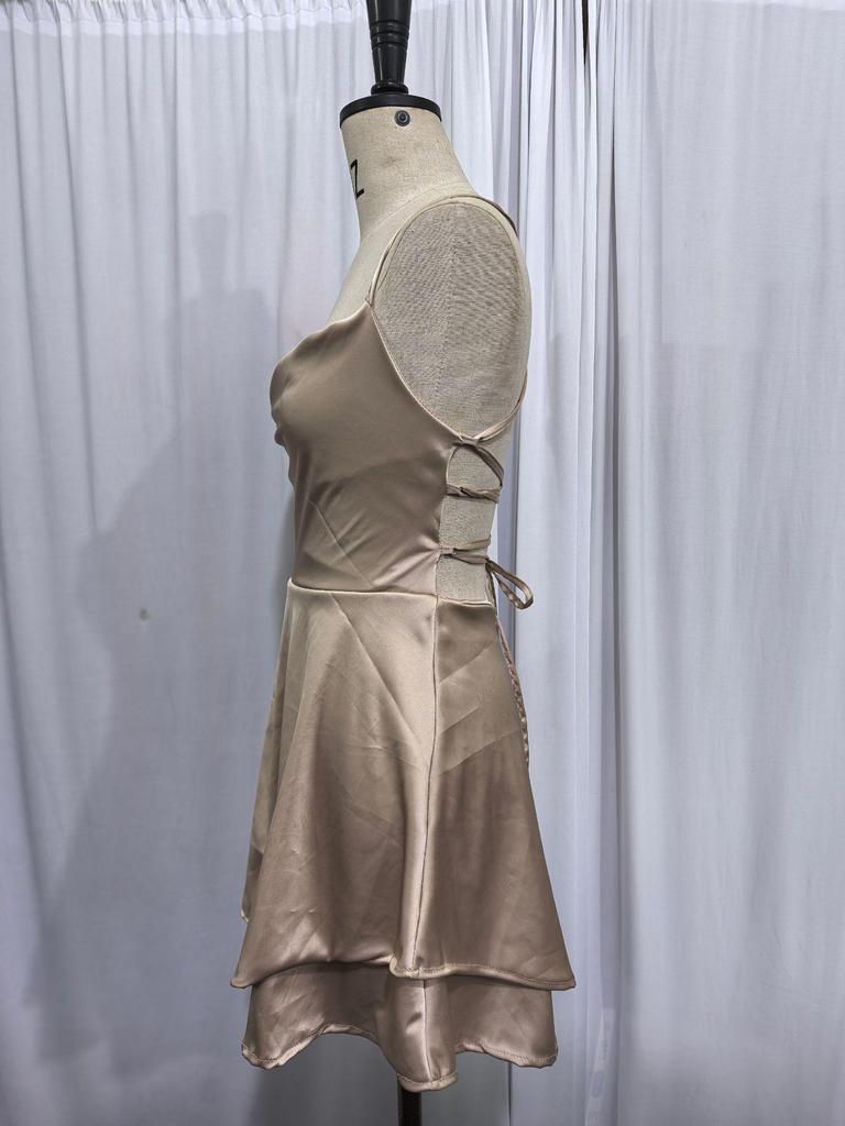 Schlankmachendes ärmelloses Neckholder-Rückenfreies Kleid für Damen - Sommer 2024
