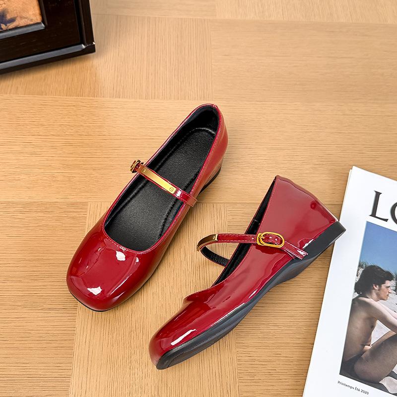 

One word with Mary Jane single shoes women s spring sense design versatile small leather shoes thick heel buckle new French retro 39 бордовый