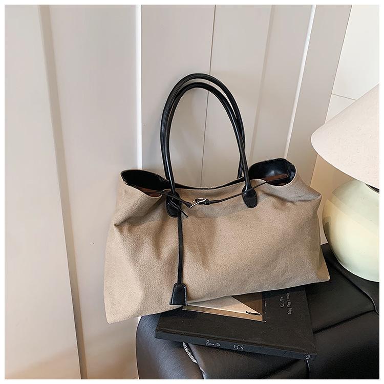 

Retro large-capacity bag women s 2025 new trendy fashion single armpit bag casual Korean portable commuter bag хаки