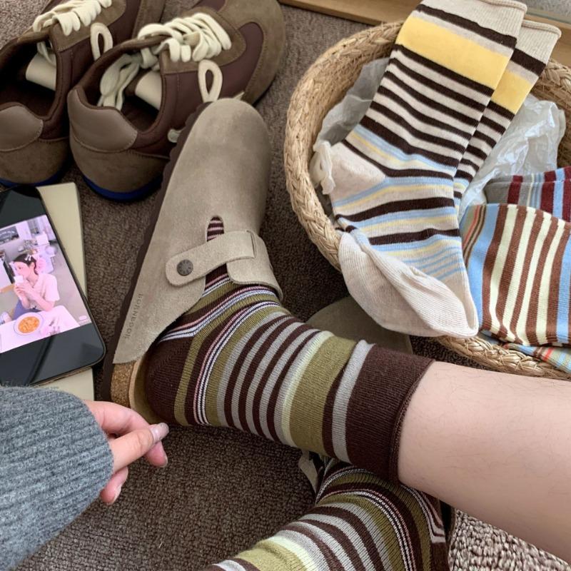 Women Autumn New Retro Color Stripes In The Tube Stack Socks