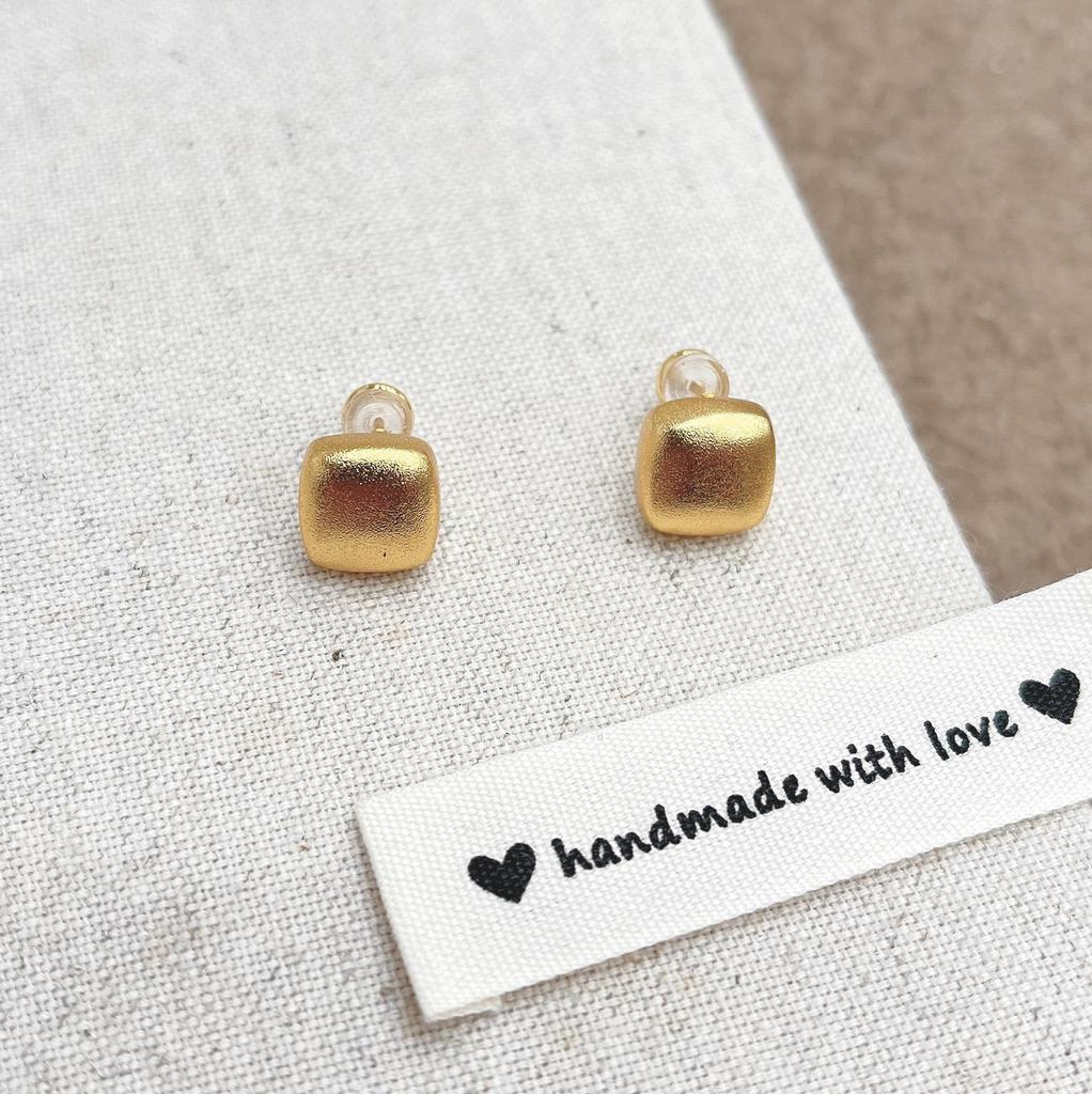 INS Style European & American Simple Luxury Fashion Hoop Earrings - Elegant, Versatile, and Sophisticated Design