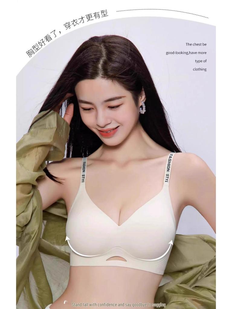 Women's Seamless Push-Up Sports Bra with Side Support and Beautiful Back Design