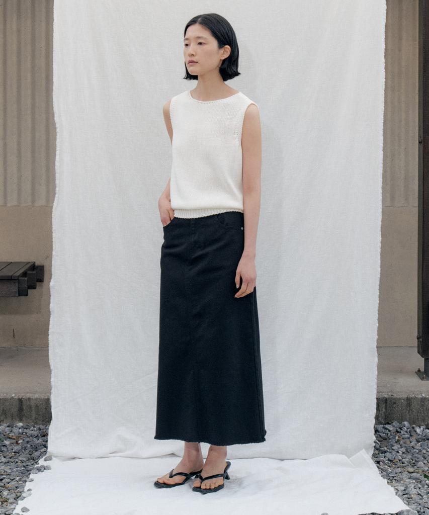 Step Around Edge Cutting Denim Skirt_Black