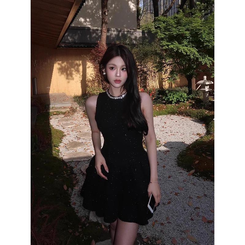 Elegant French-Style Waist-Cinching Little Black Dress for Women - Perfect for Summer Parties and Birthdays.