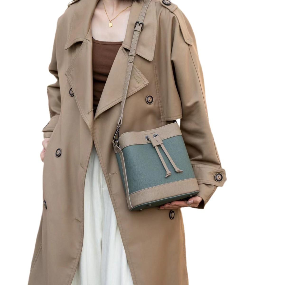 

Сумка-ведро кроссбоди на одно плечо практичная кожаная модная женственная с высоким чувством стиля