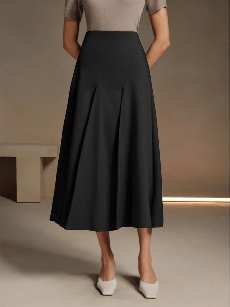 Asymmetrical Pleated Elegant Women's Hip-Hugging Skirt - Europe 2025 Fashion