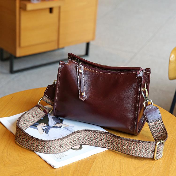 Bag 2025 new underarm bag women's retro messenger bag large capacity leather women's bag French niche shoulder bag