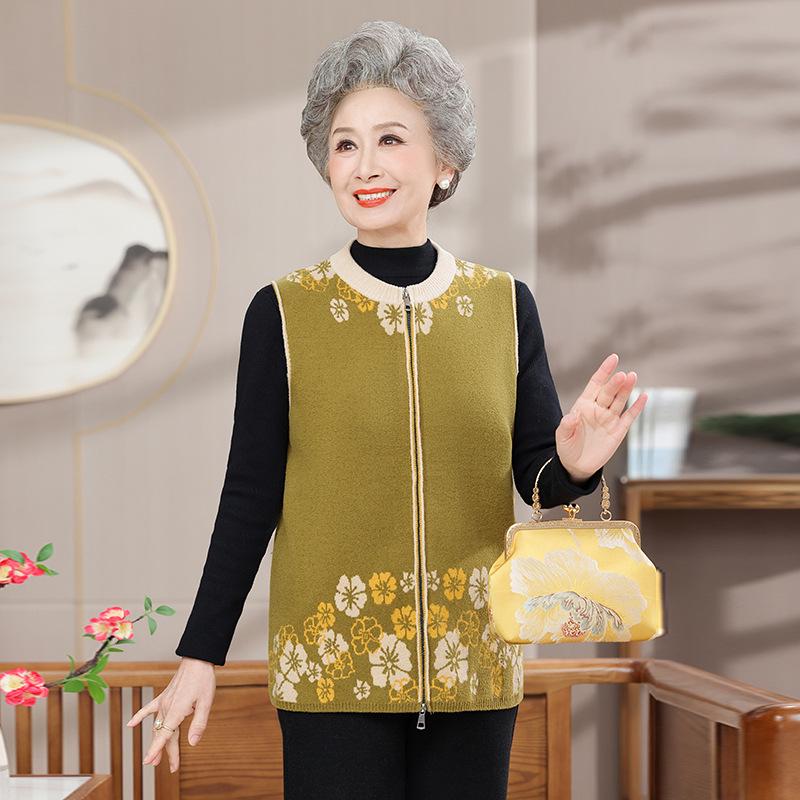 

Autumn/Winter Fashion for Mature Women: Stylish Short Vest, Jacket, Zippered Cardigan, Plus Size Tops 3XL