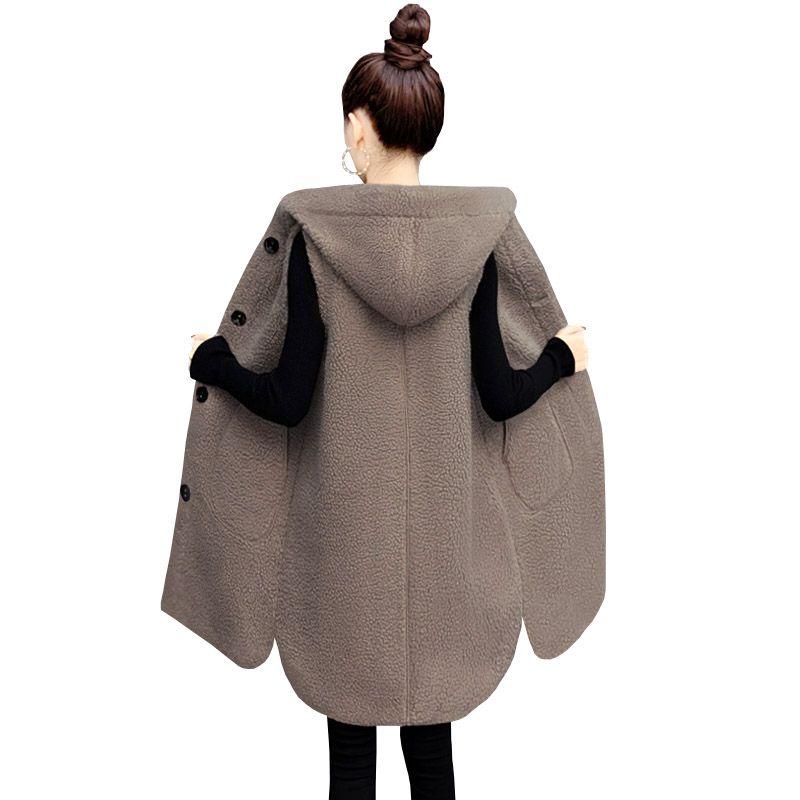 Fashionable Oversized Women's Lamb Wool Vest with Hood and Loose Fit for Autumn Winter