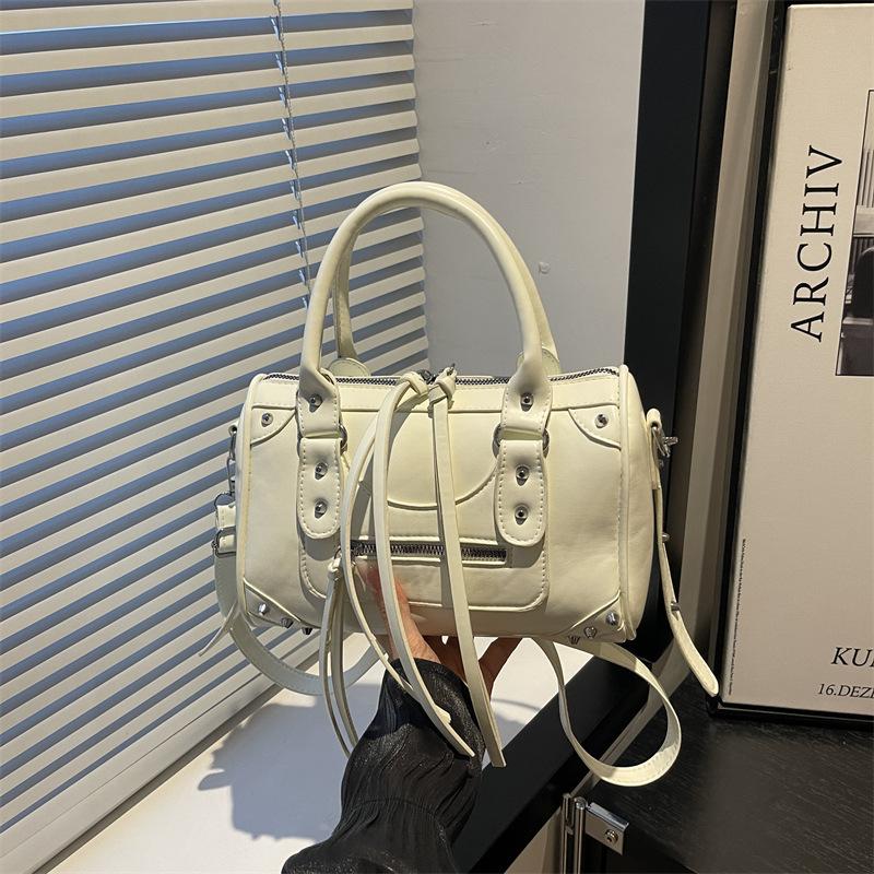 Vintage High-end Boston Handbag Biker-style Studded Women Pillow Bag Solid Color Zipper Crossbody Bag Pu Fashionable Korean Bag белый