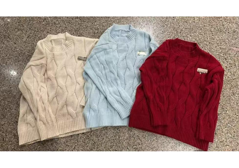 Women's Red Cable Knit Sweater - Simple, Loose, and Cozy for Christmas, New Year, Autumn, and Winter.