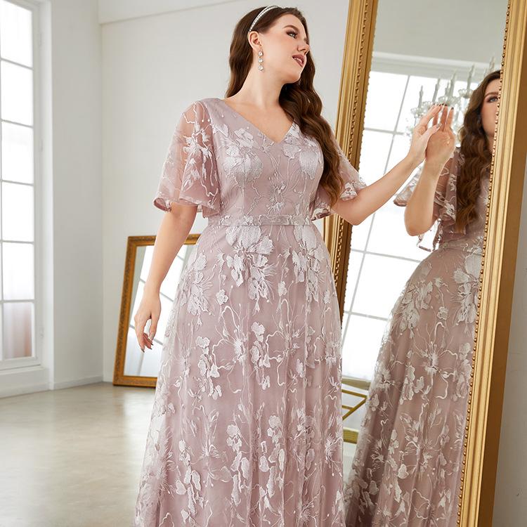 Plus Size V-Neck Lace Embroidered Evening Dress with Trumpet Sleeves