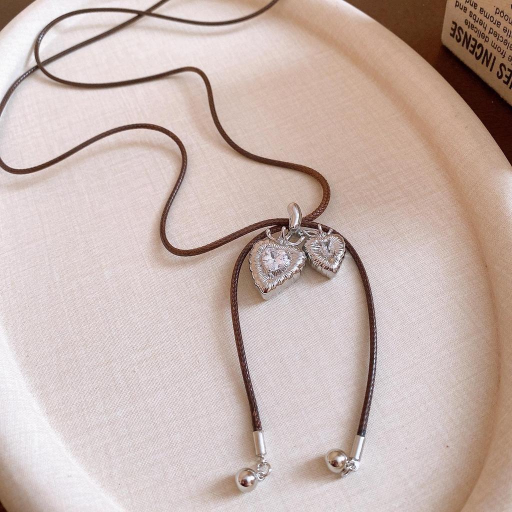 Bohemian Heart Pendant Necklace Vintage Ethnic Style Versatile Jewelry Women High-End