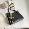 Large-capacity bag women's autumn and winter new retro versatile simple shoulder bag tote bag
