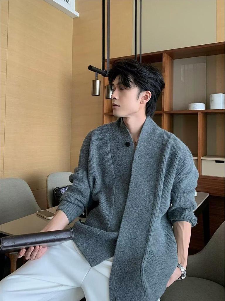 Men's Retro Japanese Cardigan - Autumn/Winter Heavyweight Knit Robe with Diagonal Placket