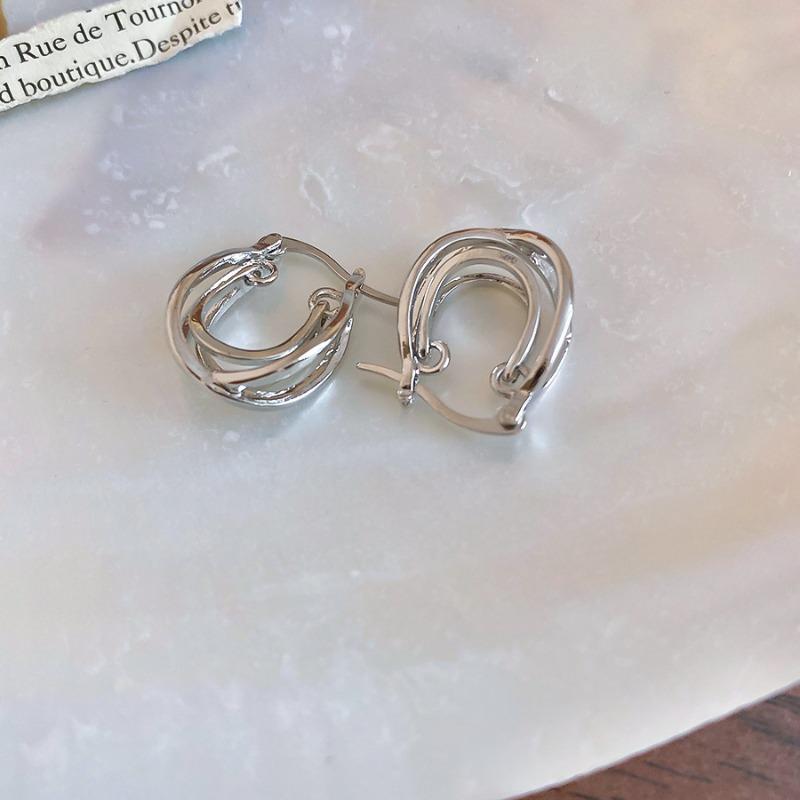 French retro double-ring cross-ear buckle simple fashion cold wind versatile earrings light luxury high-end temperament earrings