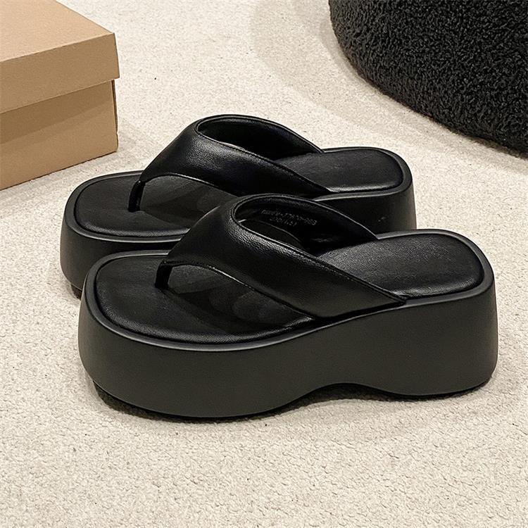 Summer Women Pu Rubber Sole Casual Beach Sandal For Relaxed Summer Wear