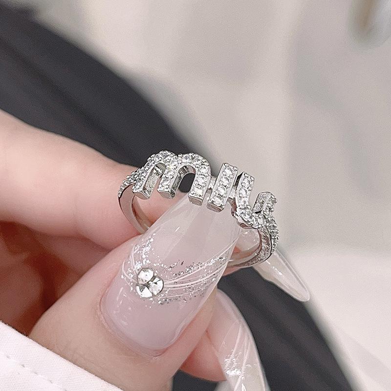 Niche Design Flash Diamond Saturn Letter Ring Light Luxury High Sense Index Finger Open Ring Personality Fashion