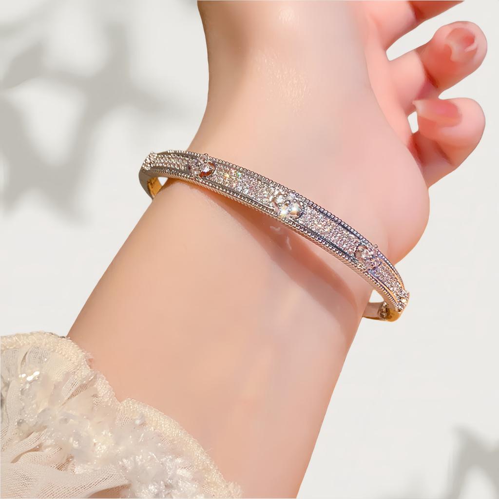 2026 Four-leaf Clover Zircon Flower Bracelet Light Luxury High-end Full Diamond Bracelet Commuting Versatile Temperament Jewelry