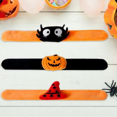 Halloween-Armband, lustiges Kürbis-Spinnen-Hexenhut-Schlagarmband, Halloween-Party-Zubehör für Kinder und Erwachsene