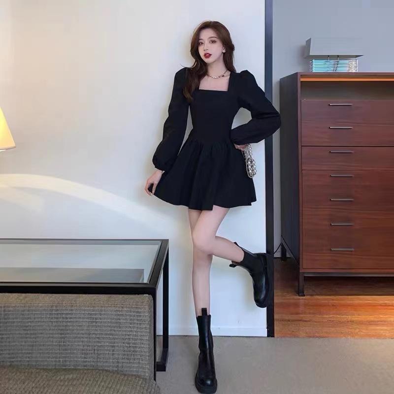 Small square neck French puffy dress autumn and winter bottoming waist pure desire Hepburn style small black dress new