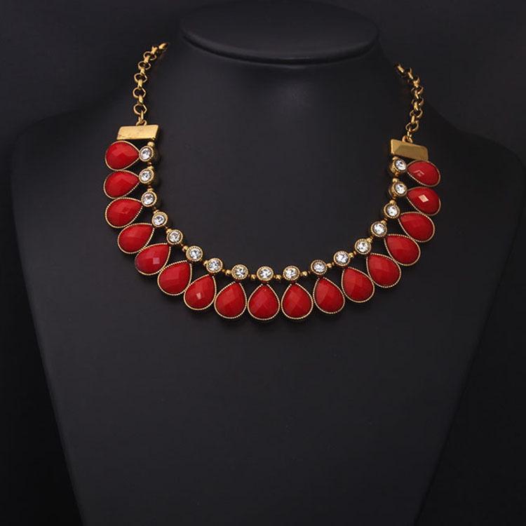 6 Farben Mehrschichtige Blume Gewebte Kurze Schlüsselbeinkette Übertriebene Mode Damenaccessoires