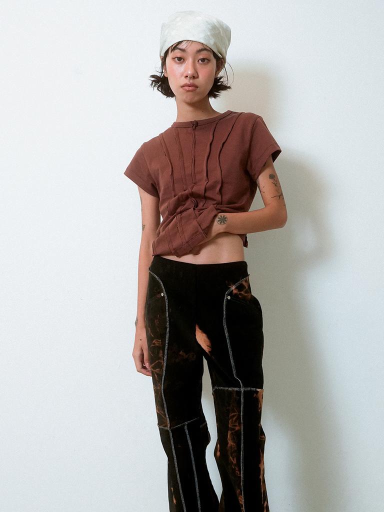 Sukkoleuseji T-Shirt Resembling A Torn Page (Brown)