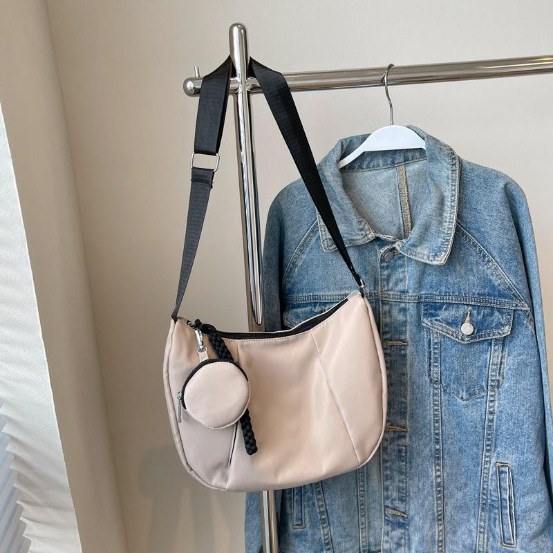 Casual Large-capacity Bag Women's 2025 New Fashion Simple Dumpling Bag Fashion Sense Niche Shoulder Bag Messenger Bag