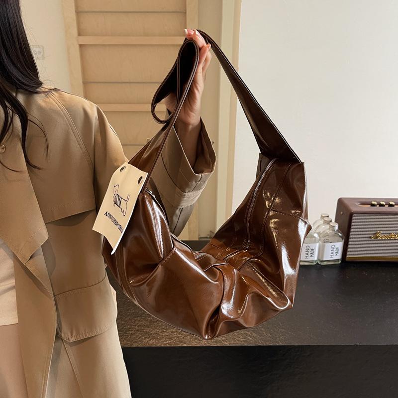 Retro Soft Leather Dumpling Bag Tote Bag for Women Shoulder Bags Large Capacity Commuting Bags Fashiable Class Bags for Girl