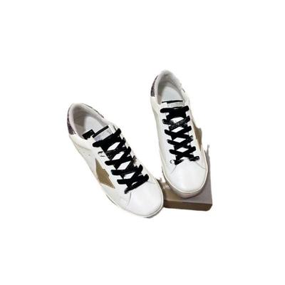 Sneakers Bianche Classiche Distressed con Sequin a Stella - Stile Retro Versatile per Coppie