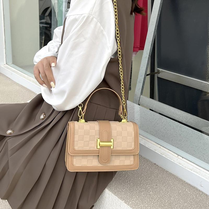 New Women's Shoulder Bag, Messenger Bag, Fashionable Women's Bag, Personalized Retro Portable Temperament Small Square Bag