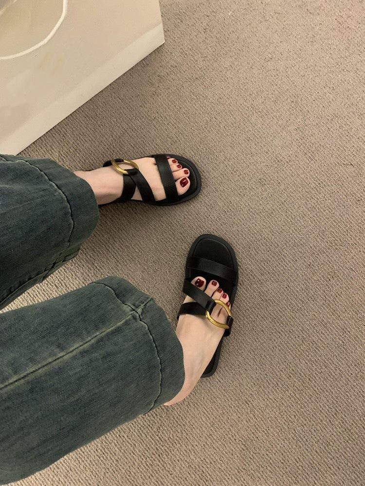 

Fashion and leisure one-word with flat slippers women s new beautiful cool slippers 40 чёрный