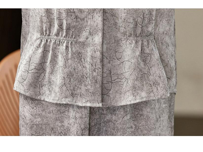Elegantní letní dvoudílný set pro ženy středního věku: Imitace hedvábné halenky a topu