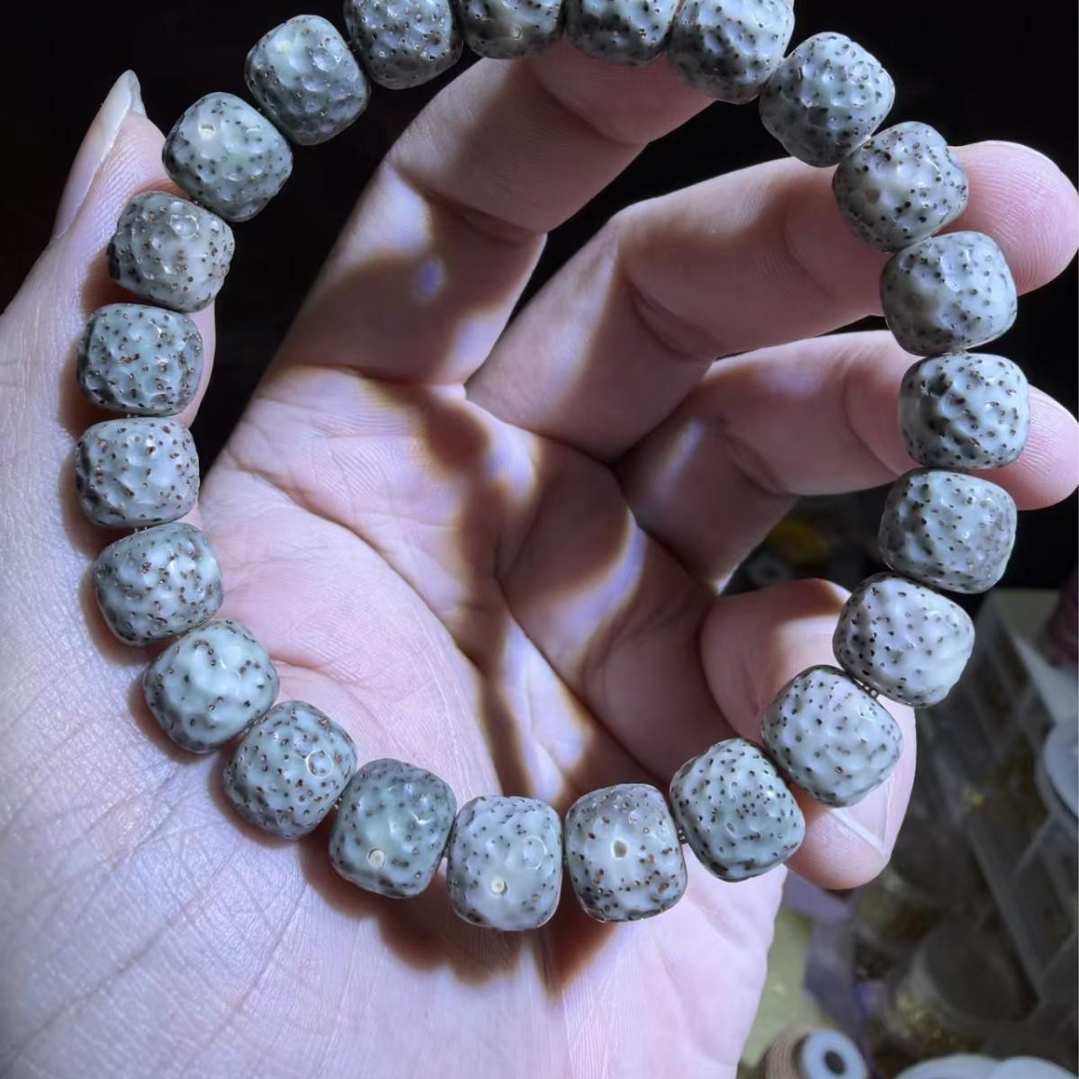 Hainan Wu Xiang Star Moon Bodhi Green Phantom Buddhist Beads Bracelet Single Strand
