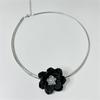 Tooxika Lüks Küçük Üç Boyutlu Siyah Çiçek Yaka Moda Yüzle Uyumlu Choker Köprücük Kemiği Kolyesi