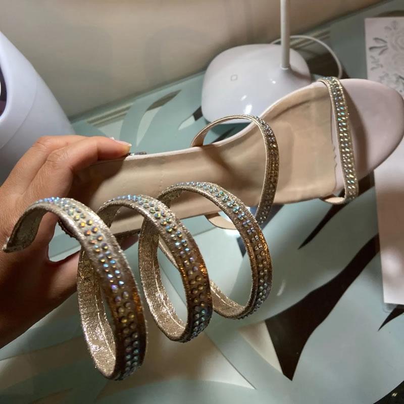 

Women Sandals 2023 New Summer Rhinestone Ankle Strap Roman Shoes Ladies High Thick Square Heels Simplicity Sexy Shoes Female 35 шампанського