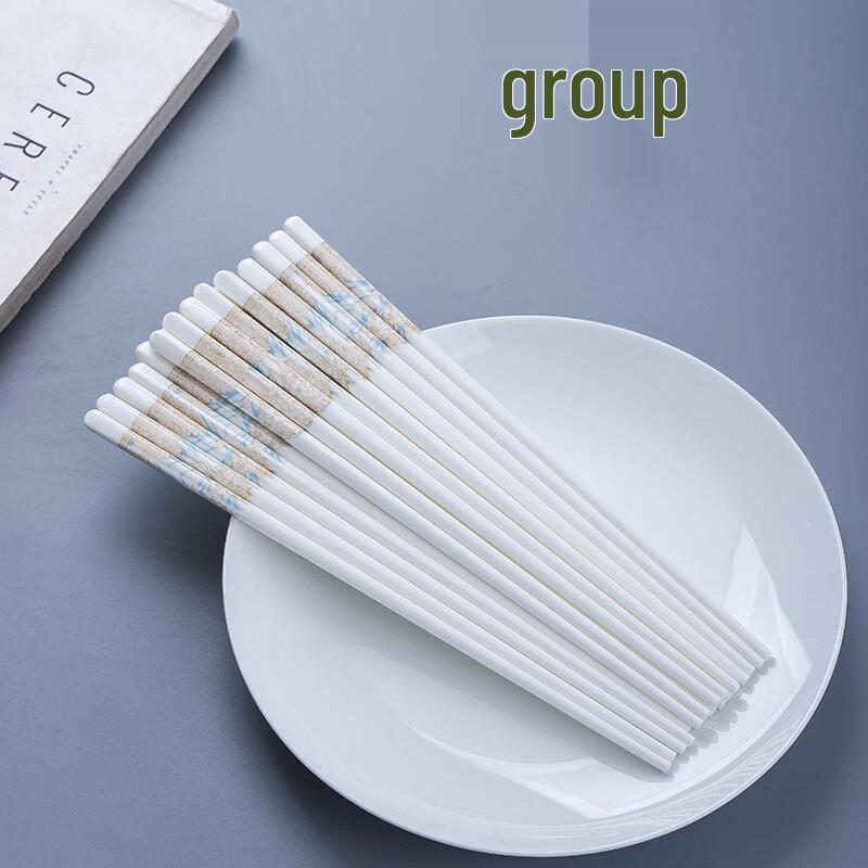 Zestaw ceramicznych pałeczek do jedzenia z inkrustacją z jadeitu i złota