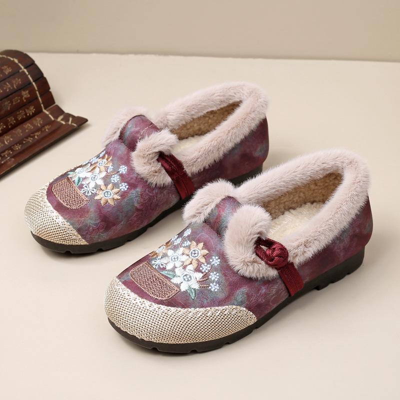 Winter Mother Shoes National Style Embroidery 2024 Cotton Shoes Piled Thickened Warm Women's Cotton Shoes New Old Beijing Cloth Shoes