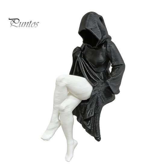 Faceless Figure Ornament Dark Gothic Queen Sitting Statue, 3D Printed Lady Figurine in Black Robe Compact Decoration for Desktop Shelf Decor,