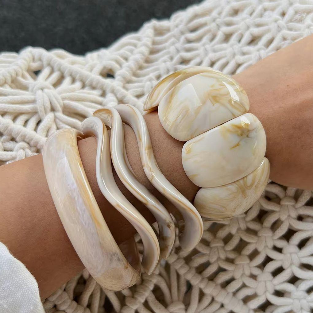 DIEZI Multilayer Exaggerated Beige Resin Acrylic Wide Bangles Hip Hop Geometric Bracelet Bangles For Women Men New Gift Jewelry
