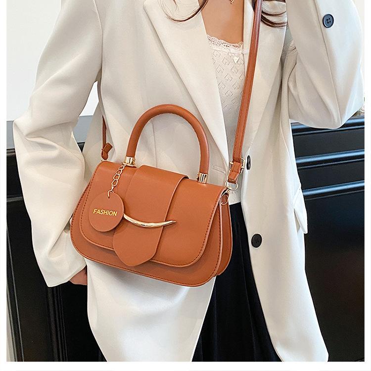 Women’s Summer Large-Capacity Minimalist Retro Solid Color Casual Crossbody Shoulder Armpit Bag