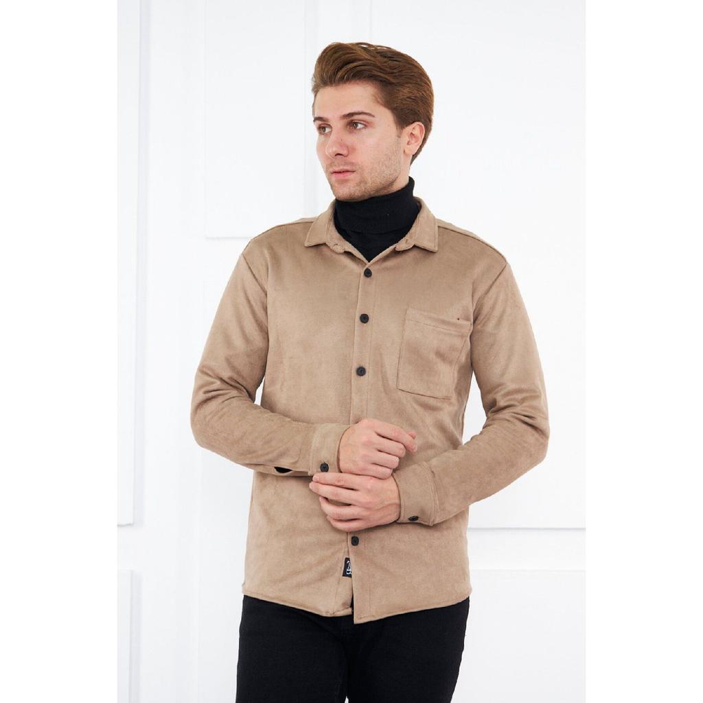 Wildleder-Hemd mit einer Tasche und normaler Passform